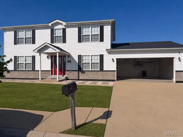 $232,500 | 424 Edwin Drive, Dupo, IL 62239