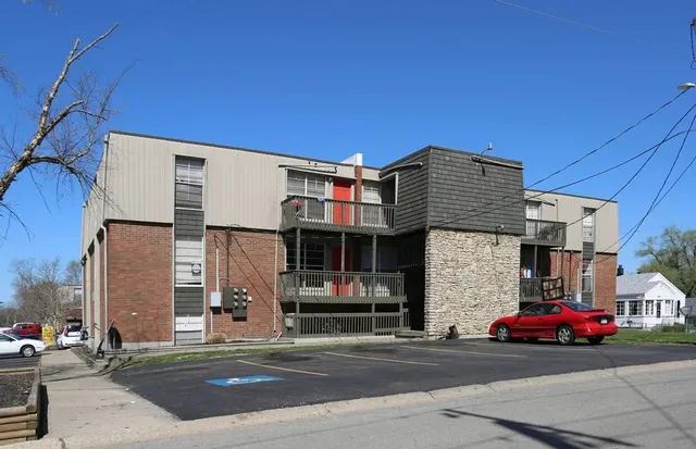 $745 | 1301 South Scott Avenue, Independence, MO 64052