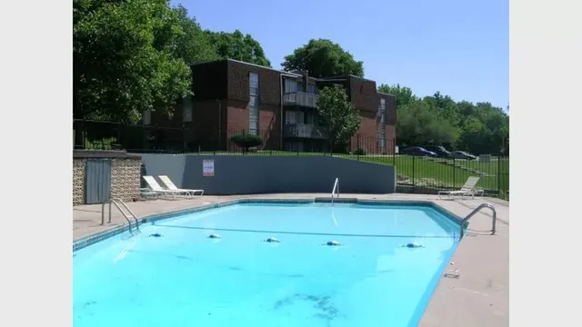 $745 | 1301 South Scott Avenue, Independence, MO 64052