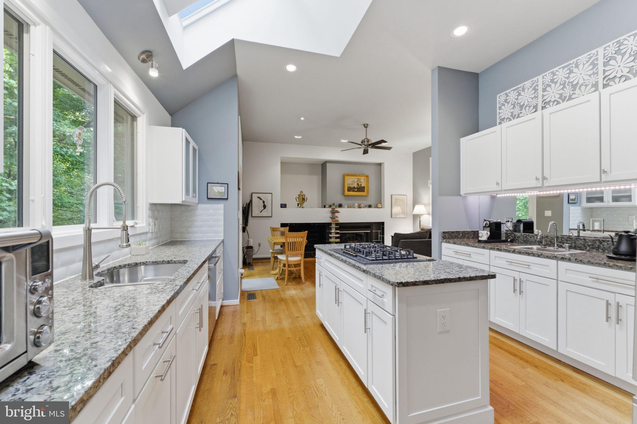 1608 Woodstock Lane Reston, VA 20194 - Photo 10 of 76