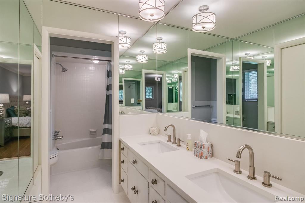 4840 Stoneleigh Road Bloomfield Hills, MI 48302 - Photo 27 of 41