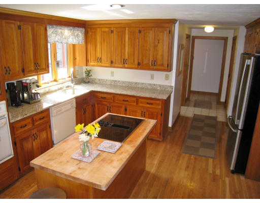 5 Alprilla Farm Road Hopkinton, MA 01748 - Photo 4 of 30 Gallery Image 4