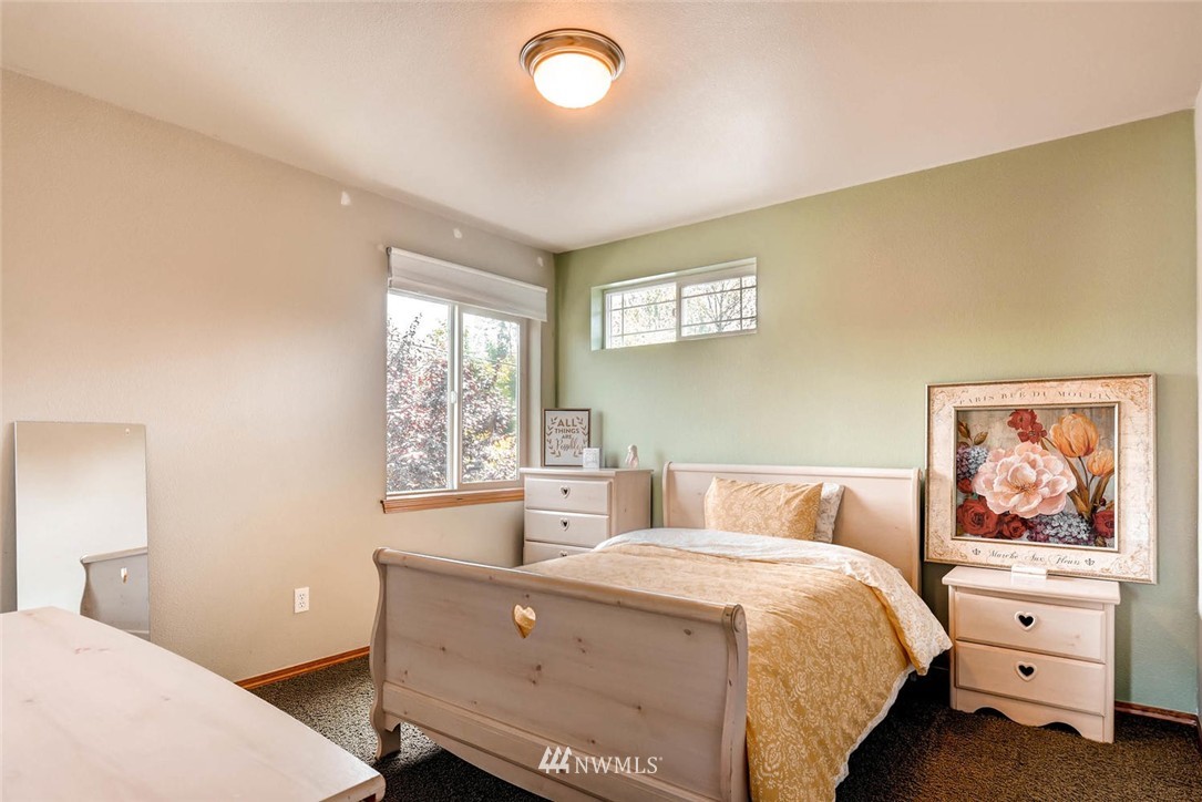 6846 Southeast 5th Street Renton, WA 98059 - Photo 18 of 25