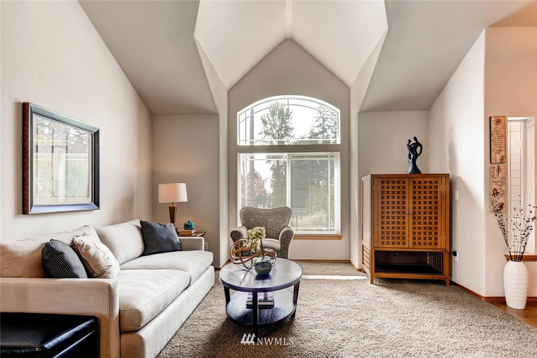 6846 Southeast 5th Street Renton, WA 98059 - Photo 4 of 25
