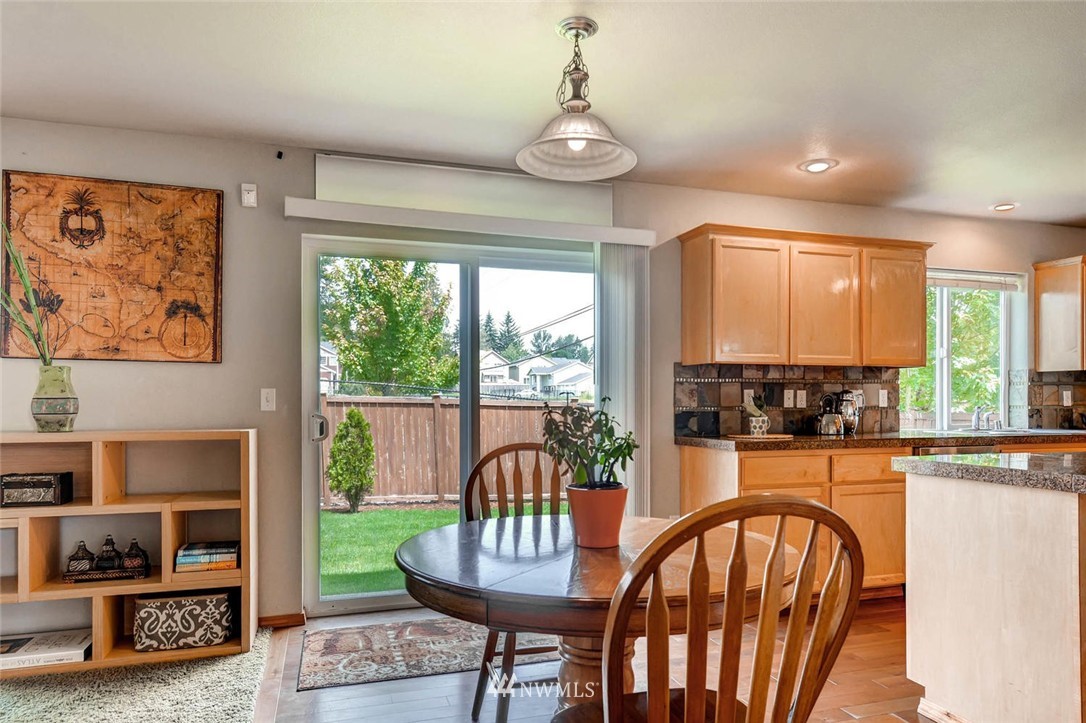 6846 Southeast 5th Street Renton, WA 98059 - Photo 10 of 25