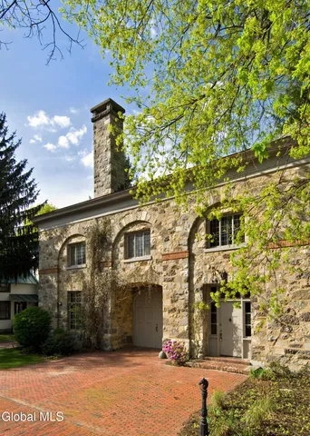 $1,350,000 | 14 Talford Place, Unit 2, Saratoga Springs, NY 12866