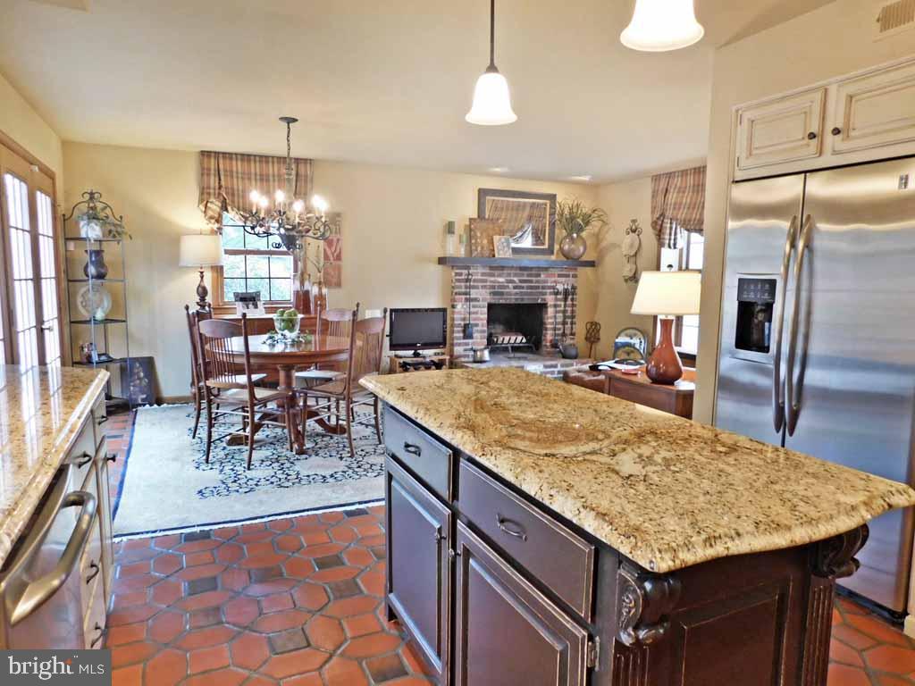 7 Jericho Mountain Road Newtown, PA 18940 - Photo 15 of 39 Kitchen with Breakfast Room and Den
