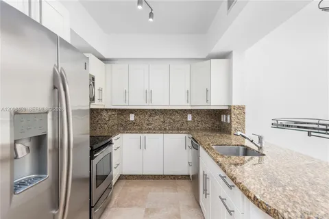 $570,000 | 7270 Southwest 88th Street, Unit B519, Miami, FL 33156