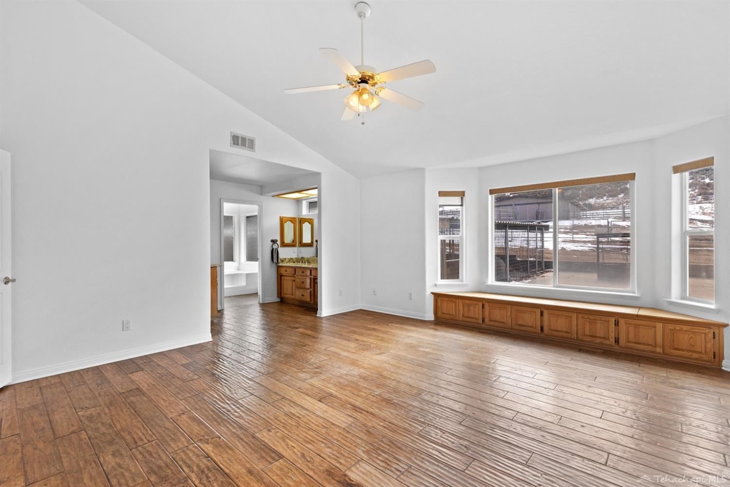 27700 Cumberland Road Tehachapi, CA 93561 - Photo 21 of 62 Gallery Image 21