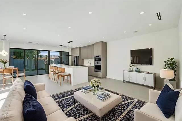 $1,850,000 | 1527 Northeast 15th Avenue, Fort Lauderdale, FL 33304