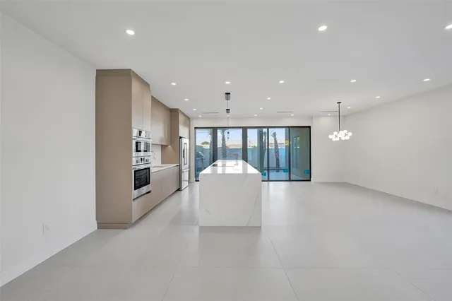 $1,850,000 | 1527 Northeast 15th Avenue, Fort Lauderdale, FL 33304