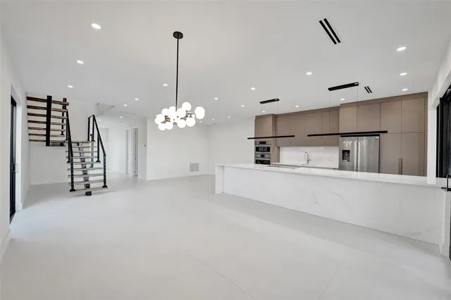 $1,850,000 | 1527 Northeast 15th Avenue, Fort Lauderdale, FL 33304