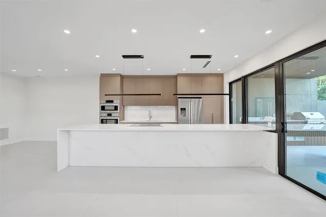 $1,850,000 | 1527 Northeast 15th Avenue, Fort Lauderdale, FL 33304