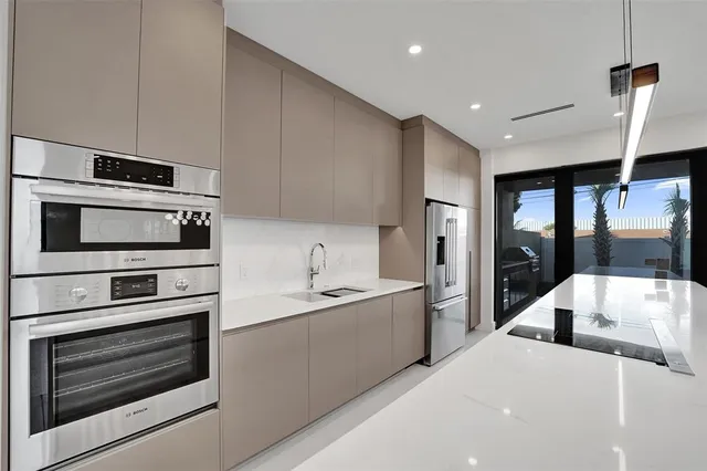 $1,850,000 | 1527 Northeast 15th Avenue, Fort Lauderdale, FL 33304