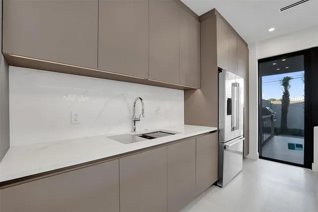 $1,850,000 | 1527 Northeast 15th Avenue, Fort Lauderdale, FL 33304