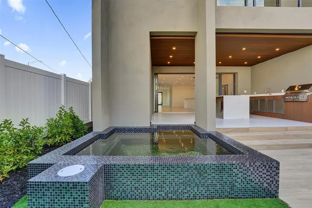 $1,850,000 | 1527 Northeast 15th Avenue, Fort Lauderdale, FL 33304