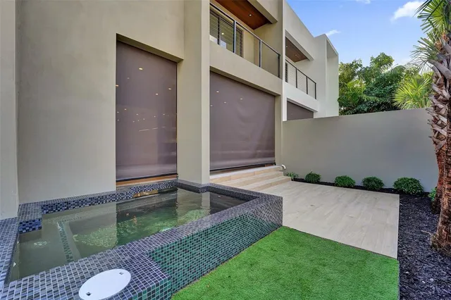 $1,850,000 | 1527 Northeast 15th Avenue, Fort Lauderdale, FL 33304