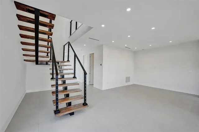 $1,850,000 | 1527 Northeast 15th Avenue, Fort Lauderdale, FL 33304