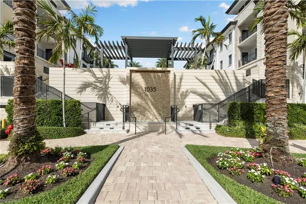 $1,295,000 | 1035 3rd Avenue South, Unit 203, Naples, FL 34102