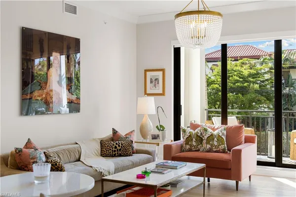 $1,295,000 | 1035 3rd Avenue South, Unit 203, Naples, FL 34102