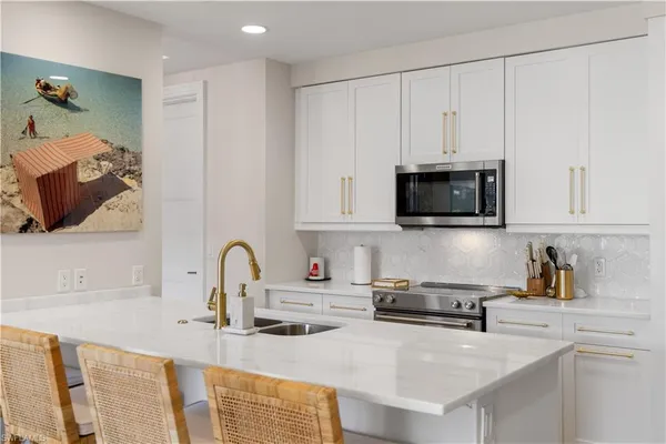 $1,295,000 | 1035 3rd Avenue South, Unit 203, Naples, FL 34102