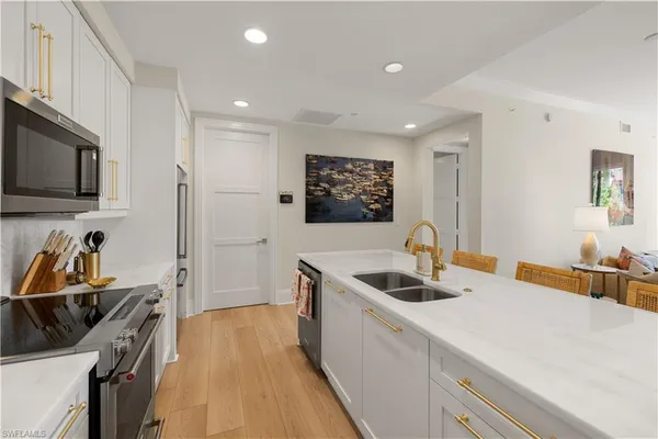 $1,295,000 | 1035 3rd Avenue South, Unit 203, Naples, FL 34102