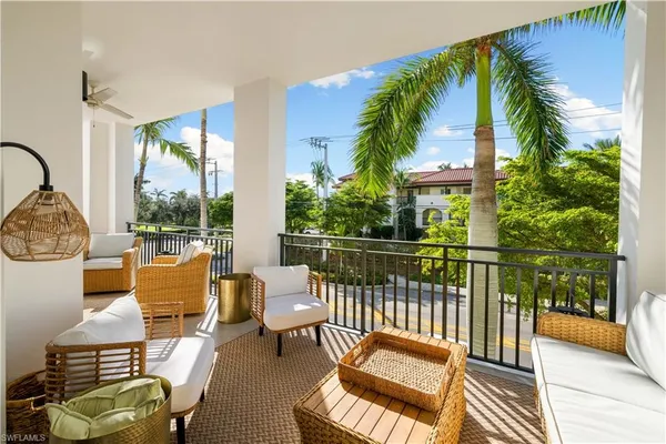 $1,295,000 | 1035 3rd Avenue South, Unit 203, Naples, FL 34102