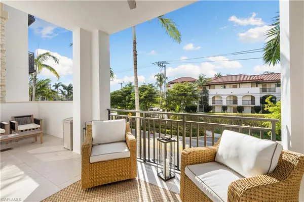 $1,295,000 | 1035 3rd Avenue South, Unit 203, Naples, FL 34102