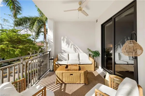 $1,295,000 | 1035 3rd Avenue South, Unit 203, Naples, FL 34102