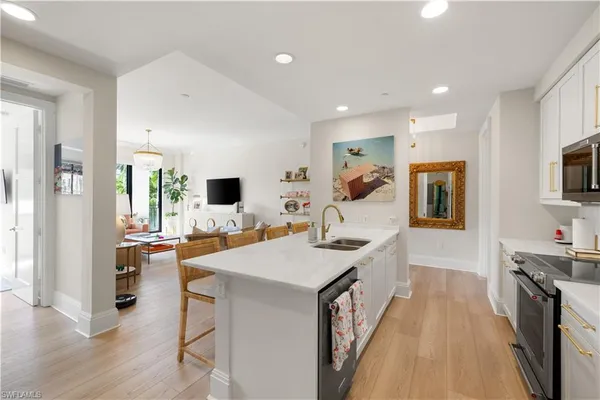$1,295,000 | 1035 3rd Avenue South, Unit 203, Naples, FL 34102