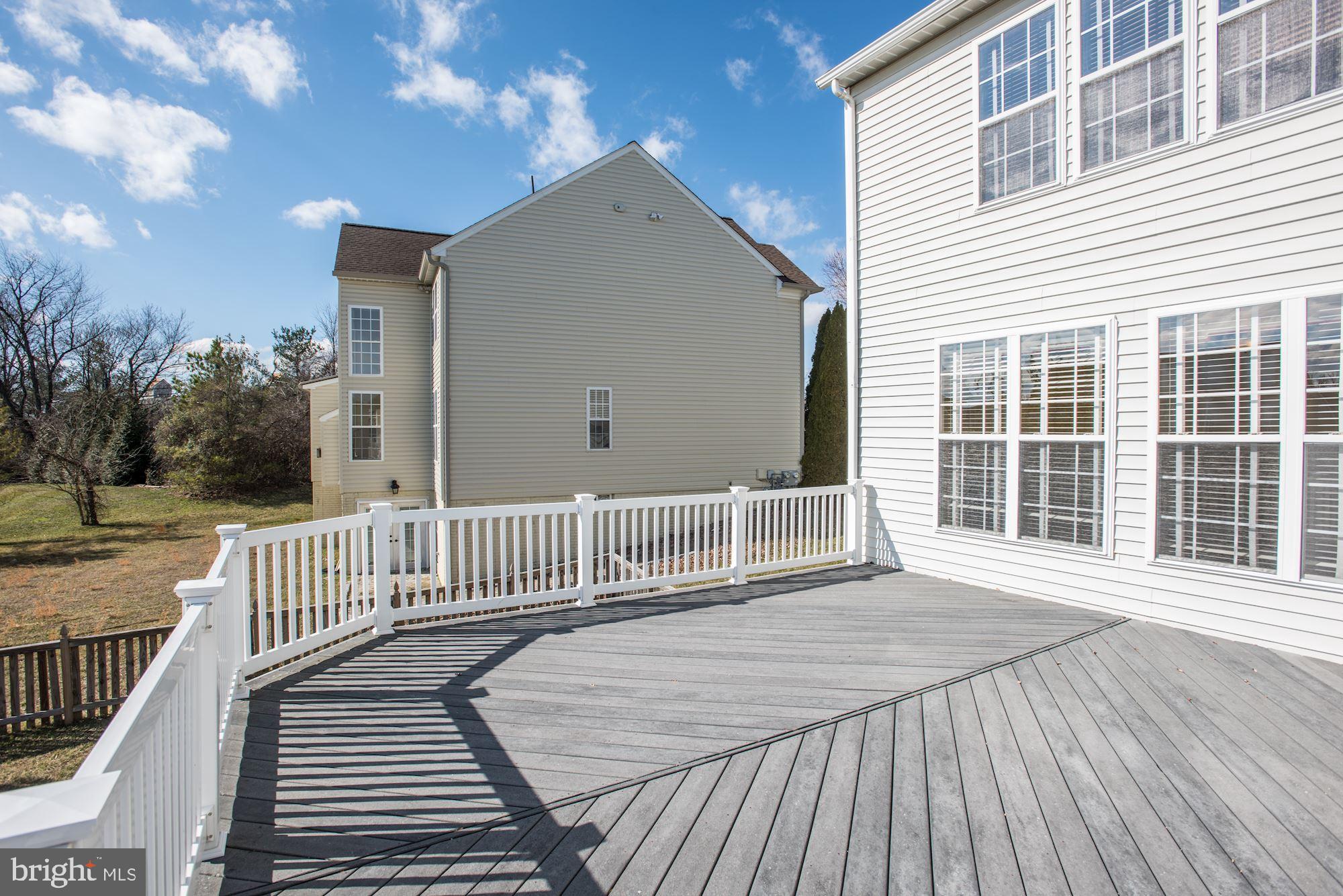12335 Wake Forest Road Clarksville, MD 21029 - Photo 25 of 60 Large Composite Deck