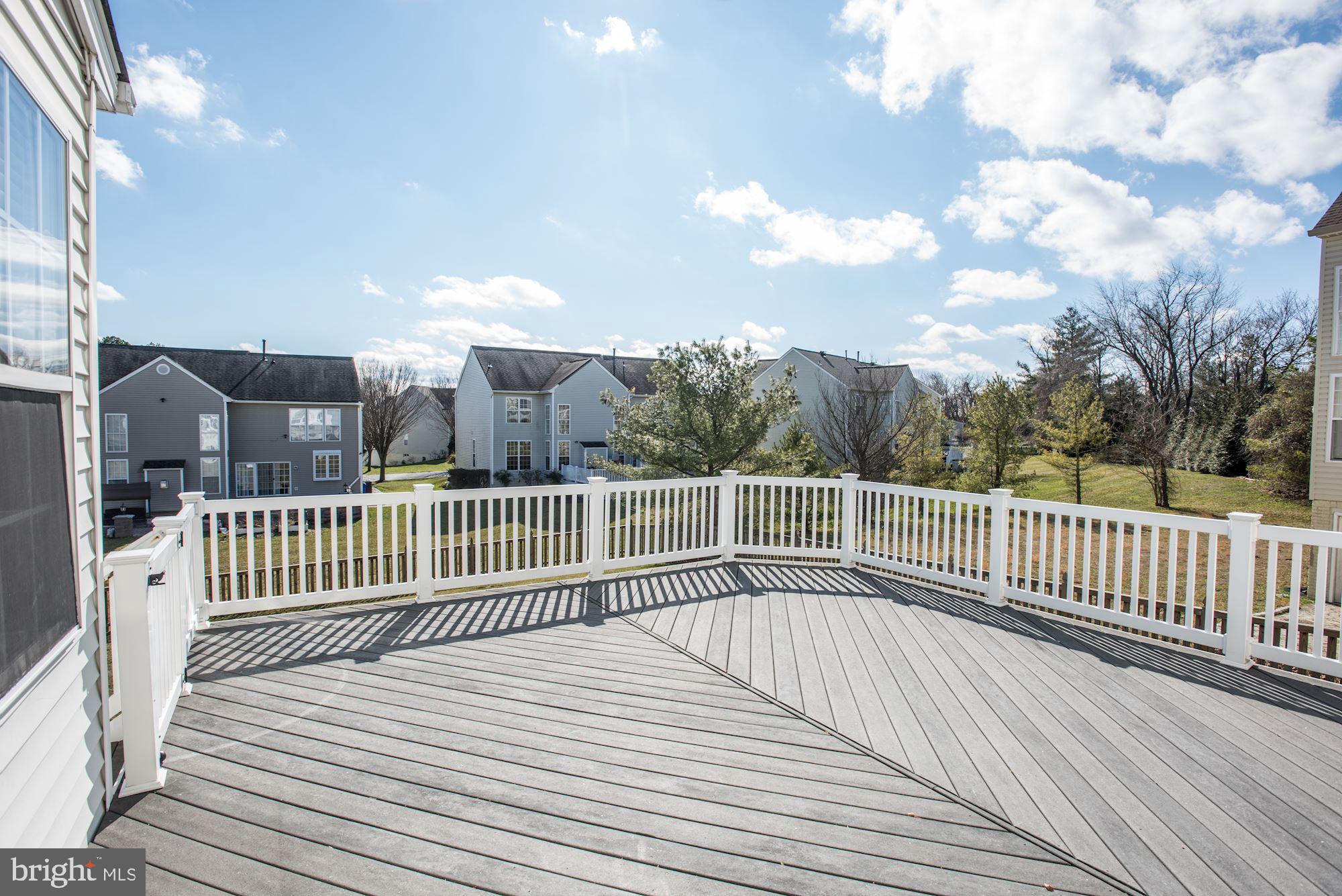 12335 Wake Forest Road Clarksville, MD 21029 - Photo 26 of 60 Large Composite Deck - picture 3