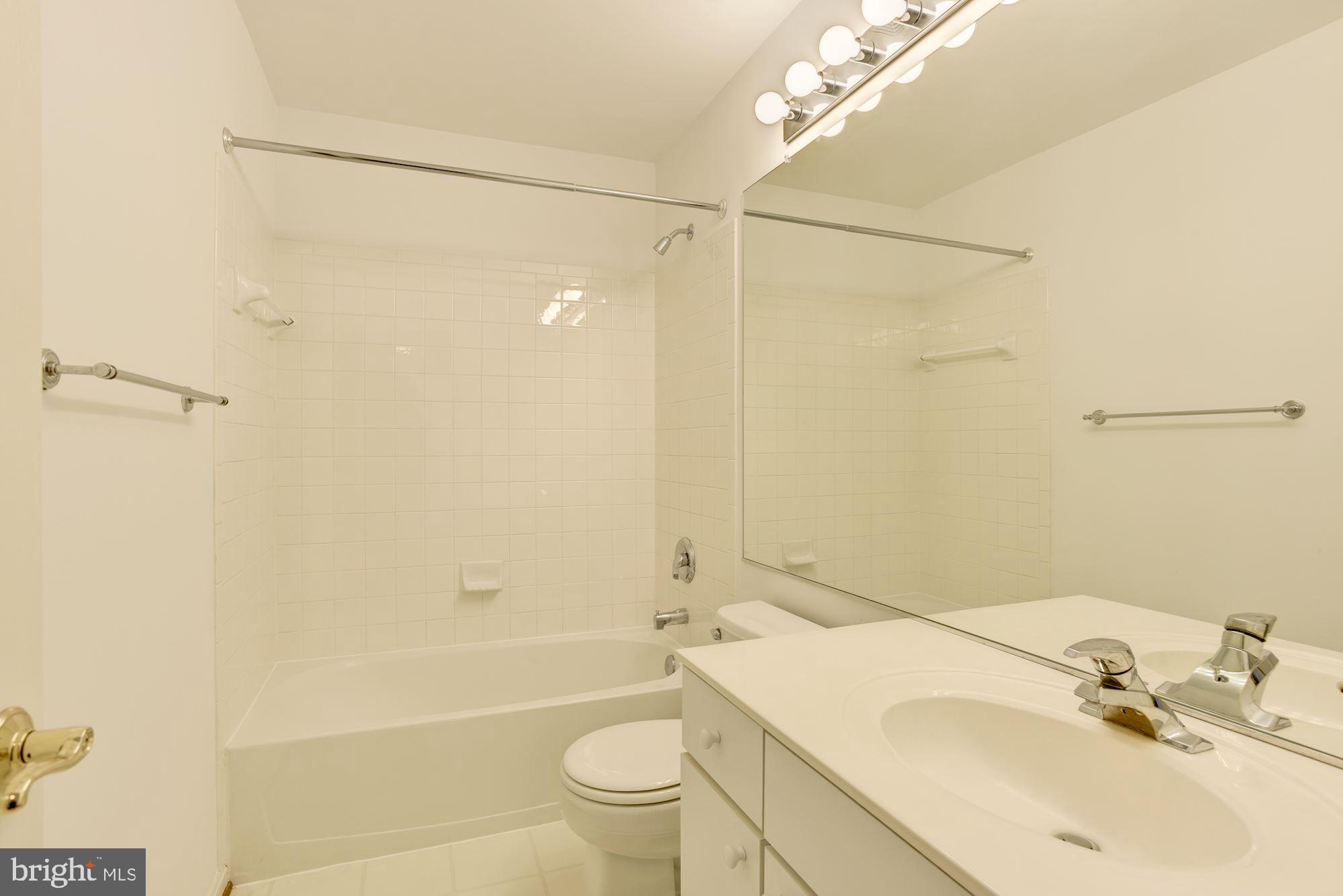 12335 Wake Forest Road Clarksville, MD 21029 - Photo 40 of 60 Full Bathroom in Upper Level Hall