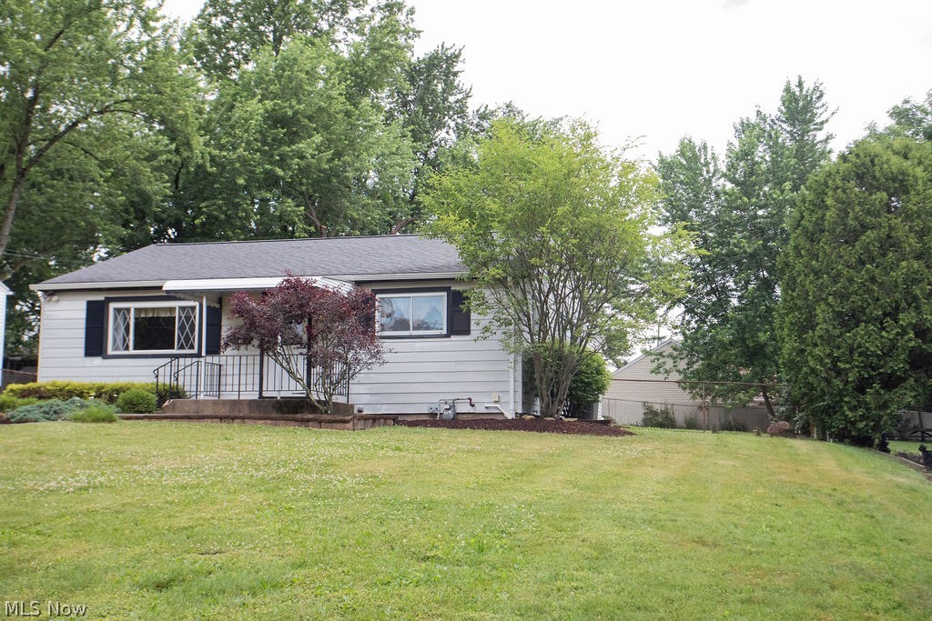 3894 Cannon Road Youngstown, OH 44515 - Photo 3 of 22