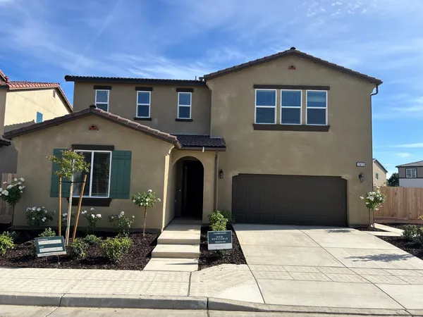 $714,990 | 2813 East Corteza Drive, Fresno, CA 93730