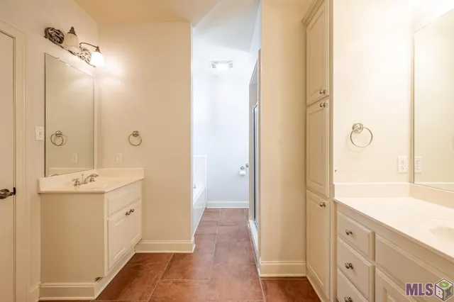 $215,000 | 11182 River Highlands Drive, Unit 10A, St. Amant, LA 70774