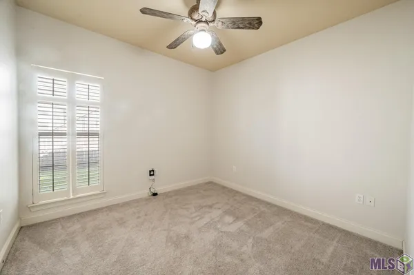 $215,000 | 11182 River Highlands Drive, Unit 10A, St. Amant, LA 70774