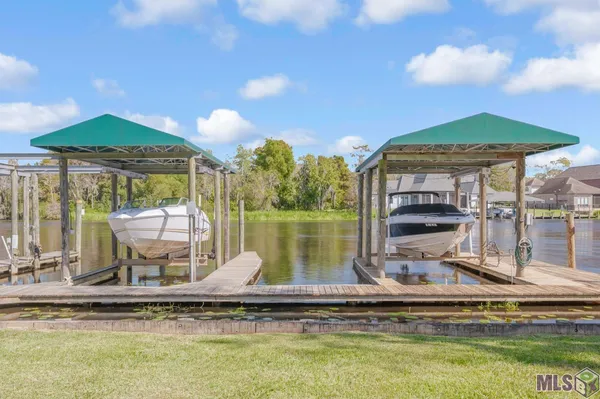 $215,000 | 11182 River Highlands Drive, Unit 10A, St. Amant, LA 70774