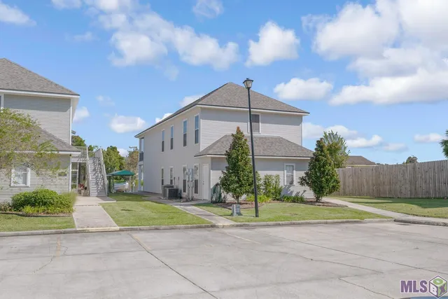 $215,000 | 11182 River Highlands Drive, Unit 10A, St. Amant, LA 70774