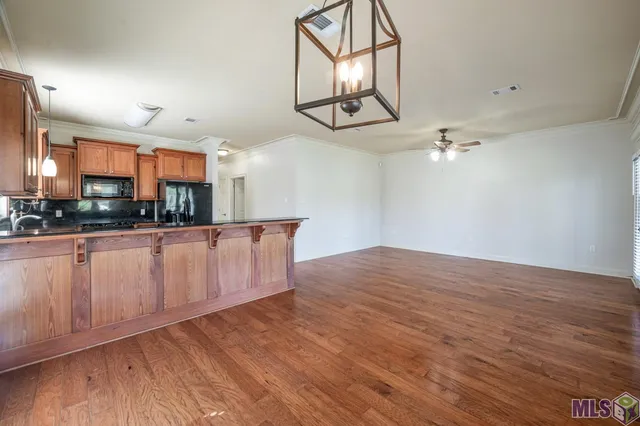 $215,000 | 11182 River Highlands Drive, Unit 10A, St. Amant, LA 70774