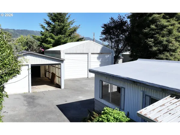 $389,000 | 15931 Oceanview Drive, Brookings, OR 97415
