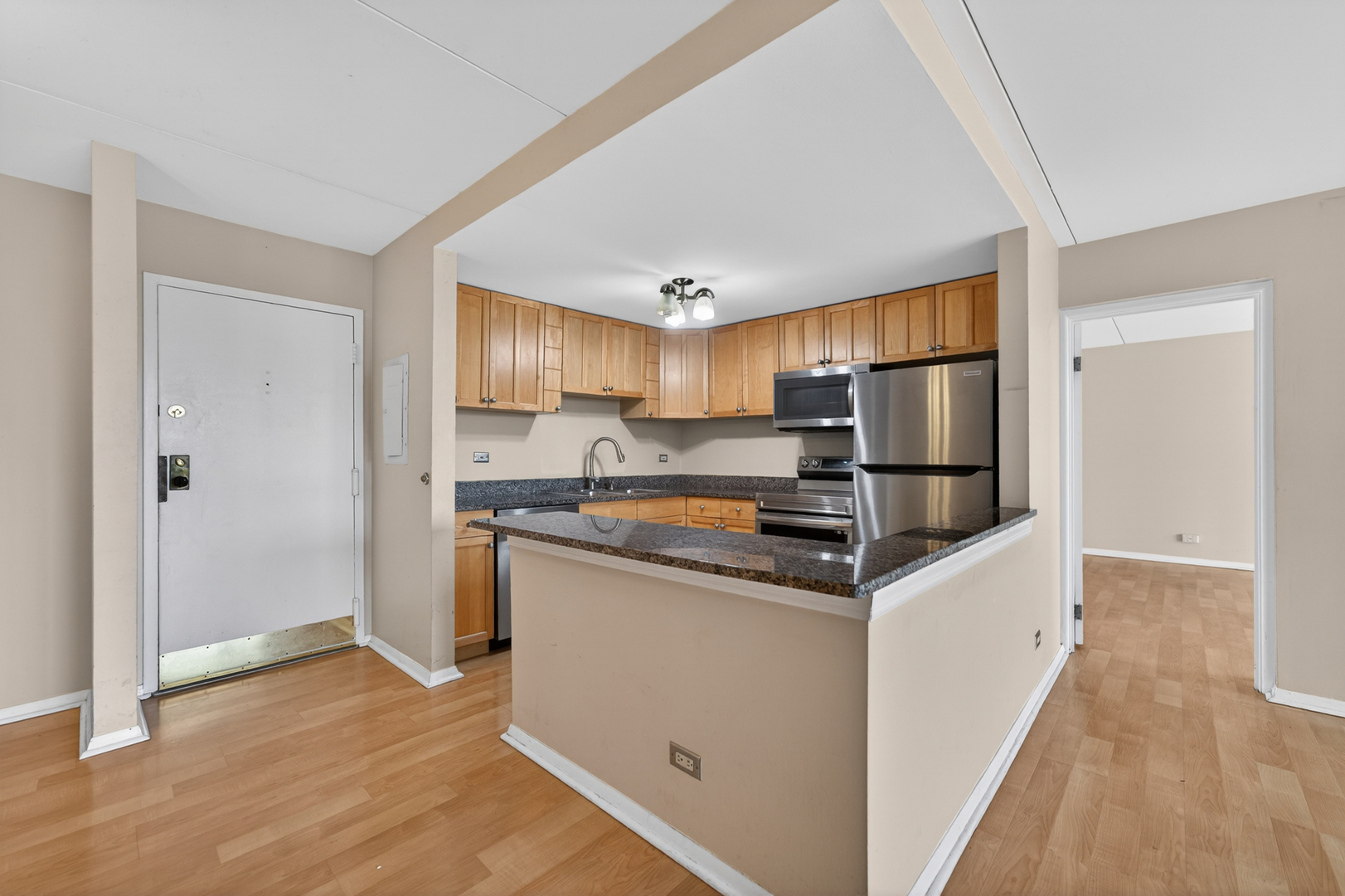2015 South Finley Road, Unit 209 Lombard, IL 60148 - Photo 11 of 33