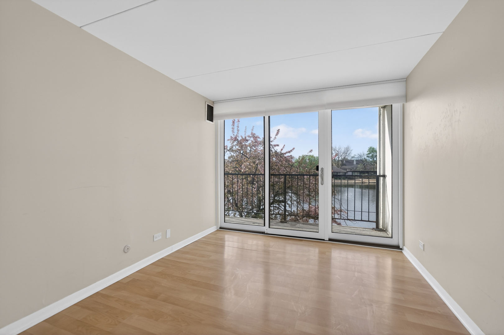 2015 South Finley Road, Unit 209 Lombard, IL 60148 - Photo 16 of 33