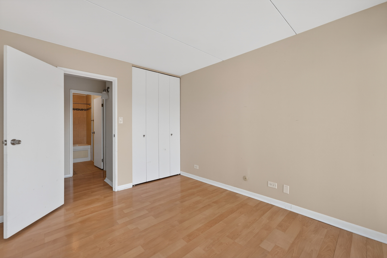 2015 South Finley Road, Unit 209 Lombard, IL 60148 - Photo 17 of 33