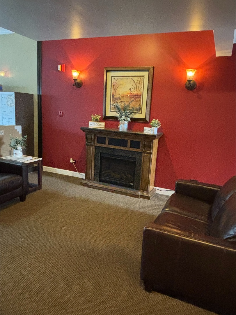 2015 South Finley Road, Unit 209 Lombard, IL 60148 - Photo 2 of 24