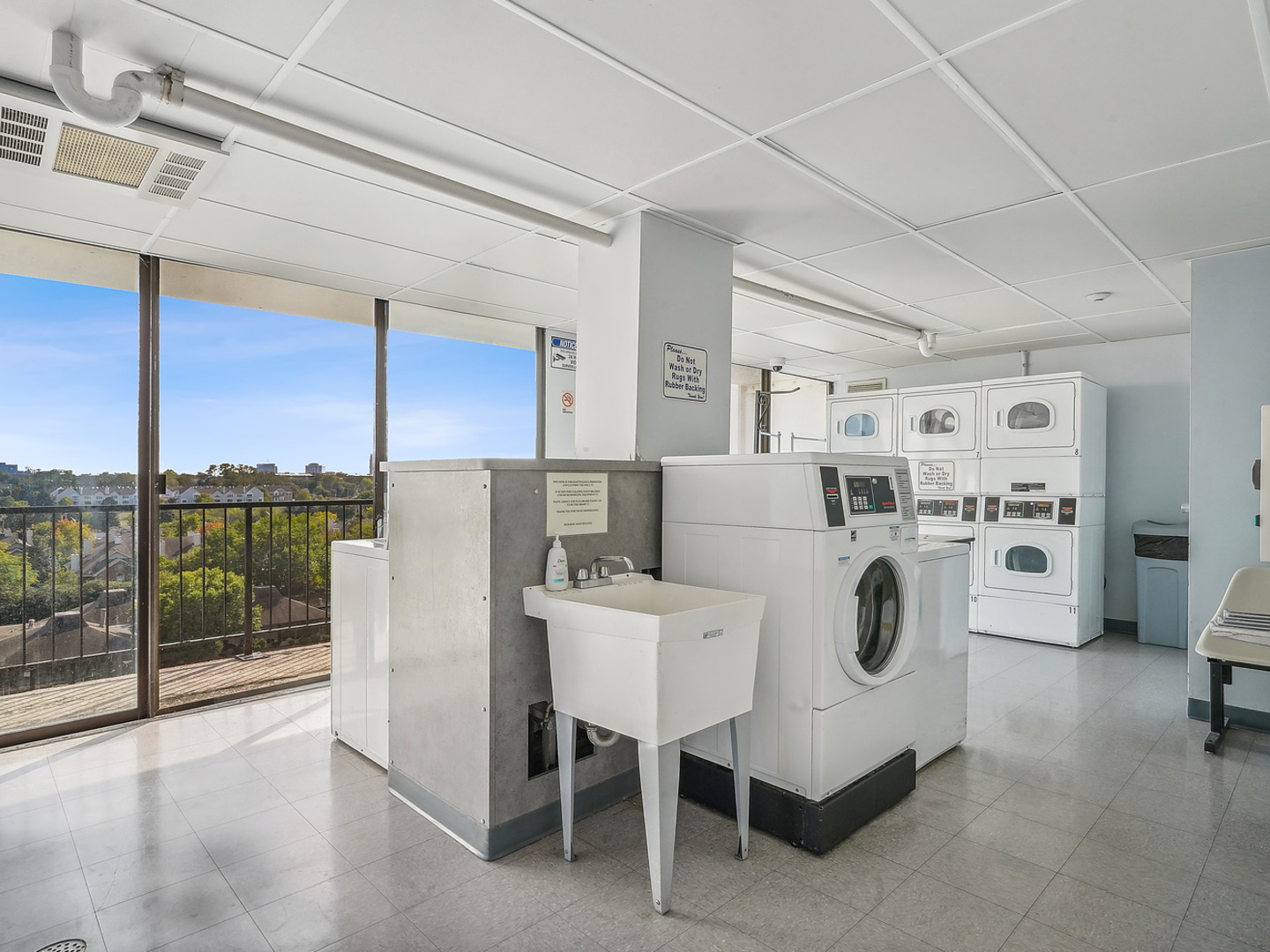 2015 South Finley Road, Unit 209 Lombard, IL 60148 - Photo 23 of 24