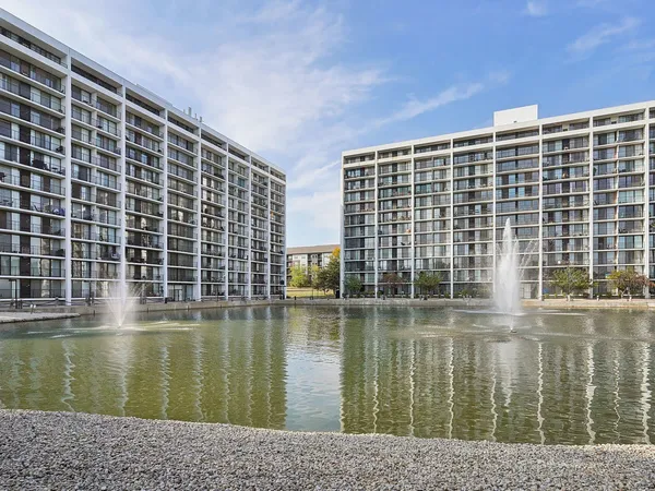 $240,000 | 2015 South Finley Road, Unit 209, Lombard, IL 60148