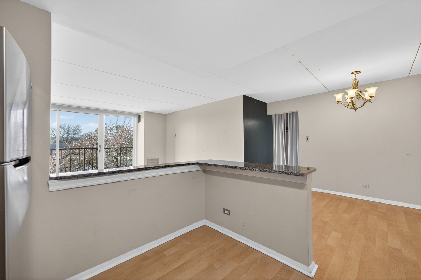 2015 South Finley Road, Unit 209 Lombard, IL 60148 - Photo 8 of 33