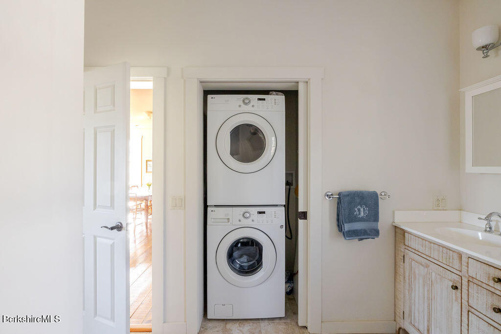 165 D Maple Avenue Great Barrington, MA 01230 - Photo 19 of 32 a utility room with dryer and washer
