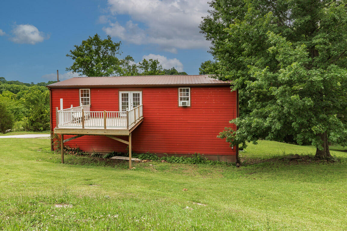 40 Highway 3149 Butler, KY 41006 - Photo 37 of 44 Barn with electric and loft with deck